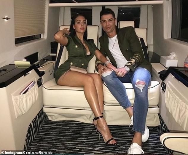 Cristiano Ronaldo lập kỷ lục người đầu tiên đạt 200 triệu follow Instagram ảnh 1