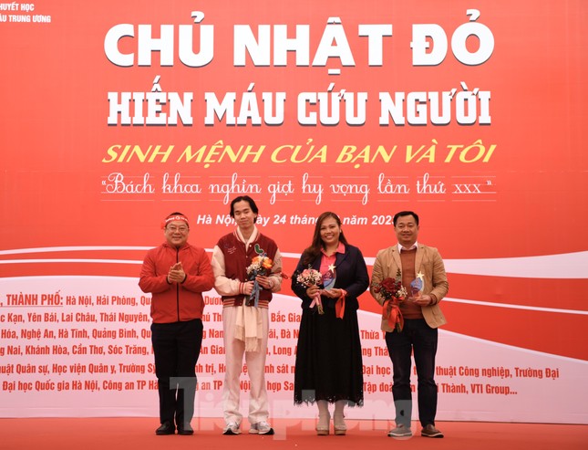 Chủ Nhật Đỏ lần thứ XVI năm 2024: Những giọt máu hồng ấm nồng Giáng sinh ảnh 76