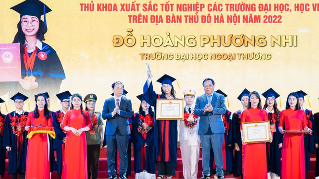 Hà Nội sẽ tổ chức tuyên dương 96 Thủ khoa xuất sắc năm 2023 ảnh 1