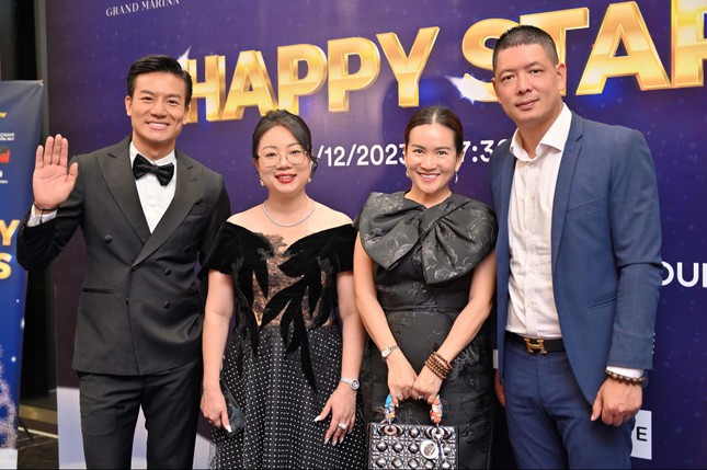 Showbiz 17/12: Ngoại hình Bình Minh ở tuổi 42 ảnh 2