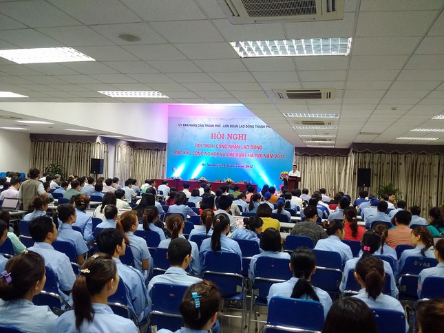 Chủ tịch Hà Nội đối thoại với công nhân khu công nghiệp Nội Bài ảnh 2