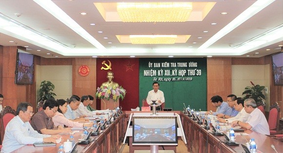 Chưa xem xét kỷ luật Bí thư Khánh Hoà vì đang mắc bệnh hiểm nghèo ảnh 1