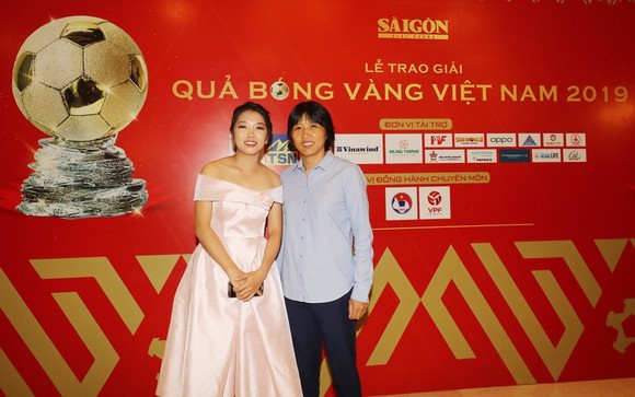 Nữ sinh viên trường ĐH Sư phạm TP. HCM đoạt danh hiệu "Quả bóng Vàng Việt Nam" 2019 ảnh 2