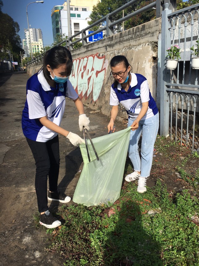 “Màu áo xanh” ra quân bảo vệ môi trường ảnh 8