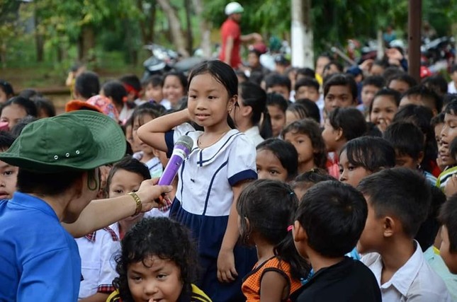 Mang Trung Thu đến trẻ em nghèo vùng xa ảnh 2