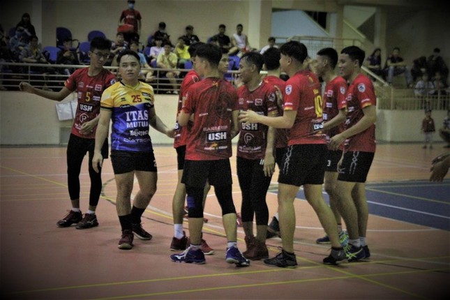 Tìm ra đội Quán quân “Giải bóng chuyền sinh viên TP.HCM 2020“ ảnh 4