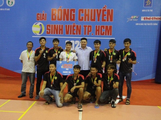 Tìm ra đội Quán quân “Giải bóng chuyền sinh viên TP.HCM 2020“ ảnh 7