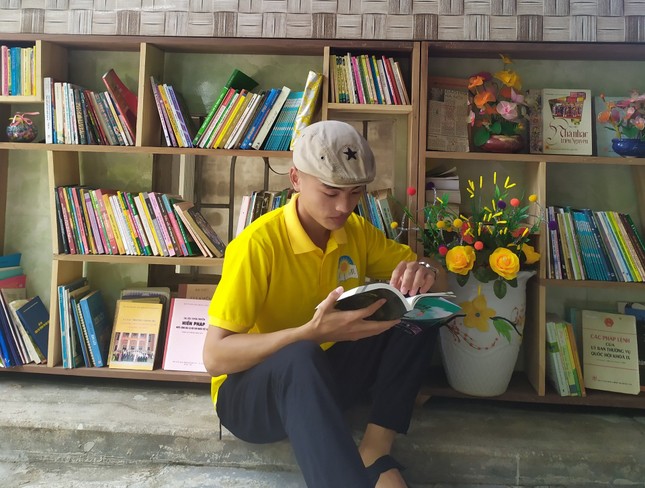 Tủ sách cộng đồng của hai sinh viên Phú Yên ảnh 5