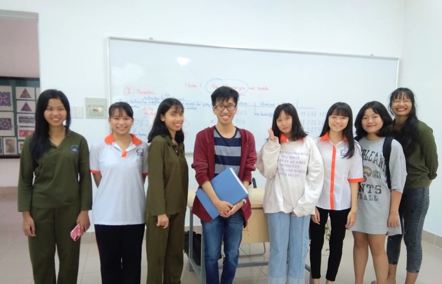 Nghề "tay trái"... hái ra tiền ảnh 2