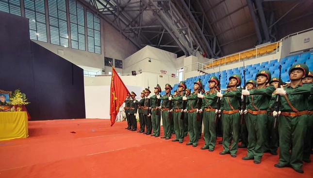 Rưng rưng lễ tang 22 chiến sĩ hy sinh tại Quảng Trị ảnh 33