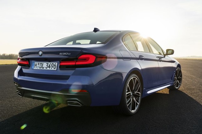 BMW Series 5 2021 xuất hiện chính thức với nhiều nâng cấp nhỏ ảnh 2