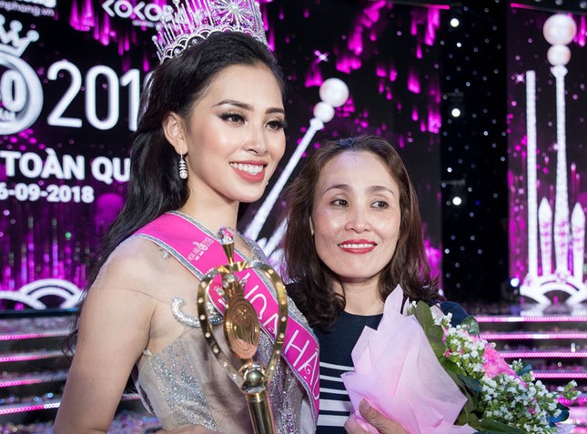 Mẹ của Tân Hoa hậu Việt Nam: Gia đình giấu Tiểu Vy khi bố bị tai biến ảnh 2