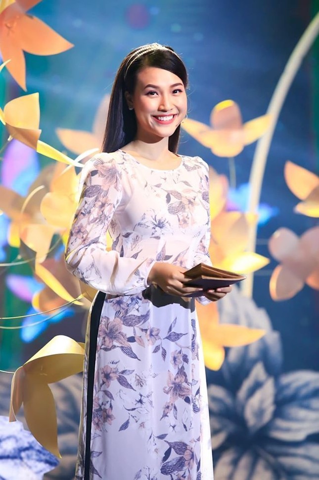 Hoàng Oanh: 'Được đồng hành cùng Chủ nhật Đỏ là niềm vui với tôi' ảnh 2