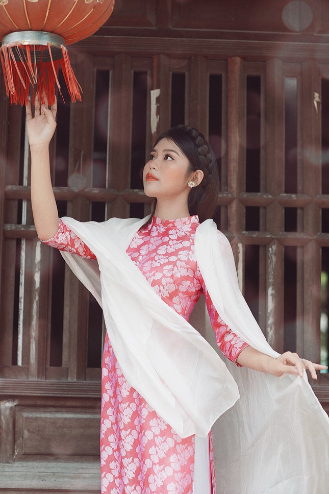 “Xác chết trôi sông” trở thành hoa khôi đại học ảnh 3