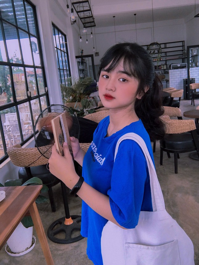 Nữ sinh Tây Nguyên xinh đẹp ước mơ trở thành người bảo vệ công lý ảnh 9