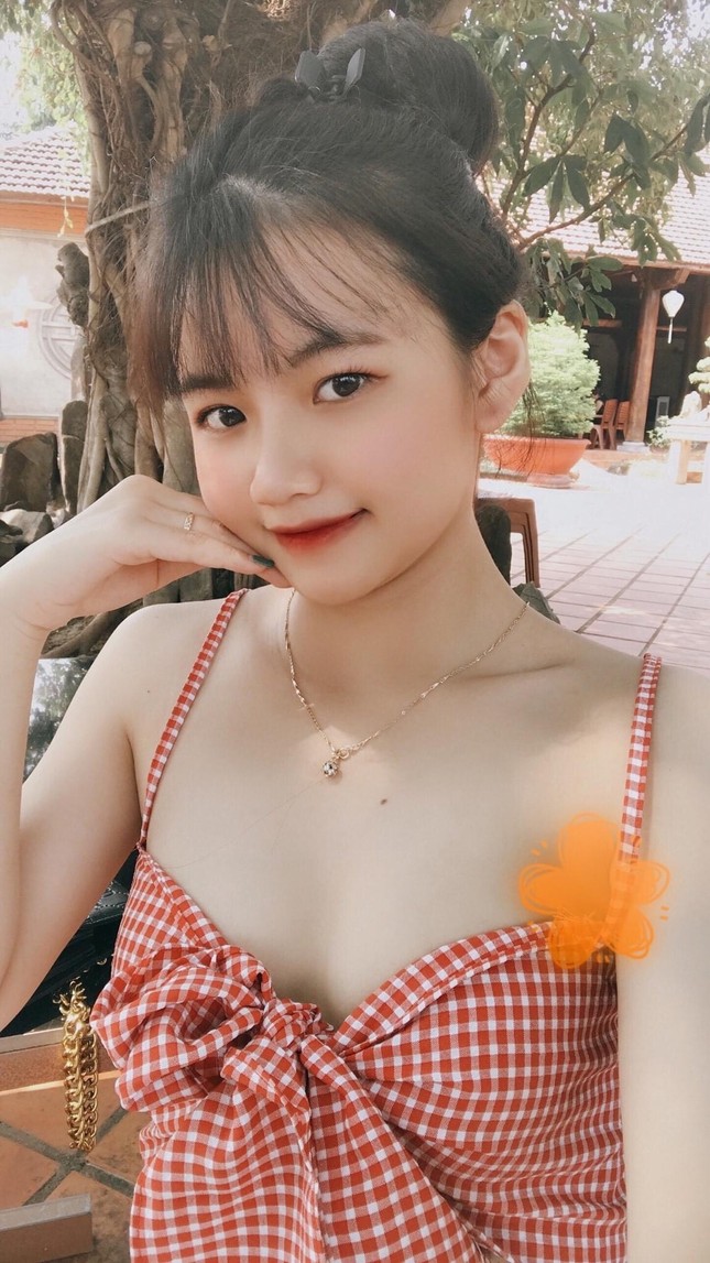 Nữ sinh Buôn Ma Thuột xinh đẹp, đam mê kinh doanh, muốn học trường ĐH Kinh tế TP.HCM ảnh 6
