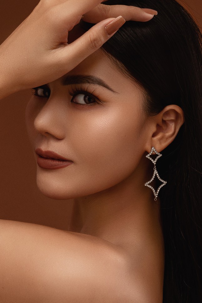 Hoa hậu Kim Nguyên: “Tôi chọn lối sống kín kẽ để luôn thấy bình yên“ ảnh 6