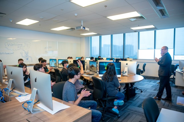 RMIT và Amazon hợp tác đào tạo về điện toán đám mây ảnh 1