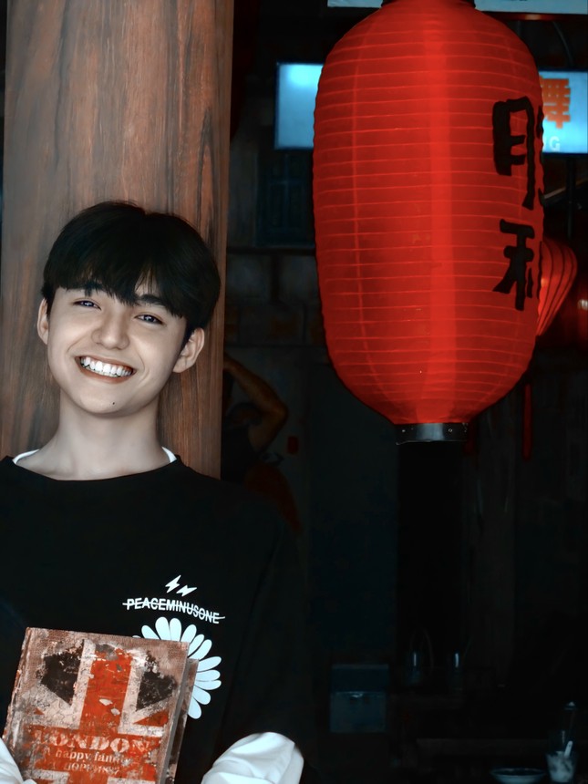 Hot Tiktok Tân Hạc: Nam sinh tài năng với nụ cười tỏa nắng và động lực sống tích cực ảnh 10
