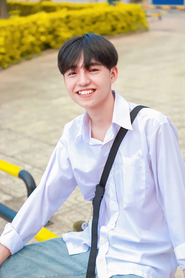 Hot Tiktok Tân Hạc: Nam sinh tài năng với nụ cười tỏa nắng và động lực sống tích cực ảnh 8