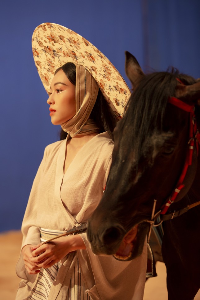 Nữ chính trong MV mới của Erik được netizen săn lùng bởi gương mặt đẹp tựa hoa đán ảnh 4