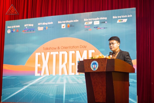 Loạt nhân vật nổi tiếng làng game tham gia talkshow về eSports tại ĐH Kinh tế Quốc dân ảnh 1