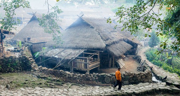 Làng du lịch nổi tiếng với nhà rơm- “bộ lạc nguyên thủy” cuối cùng bị lửa biến thành tro ảnh 2