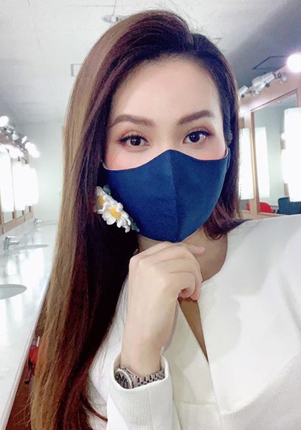 Thật không ngờ có ngày những chiếc khẩu trang cũng trở thành xu hướng thời trang ảnh 7