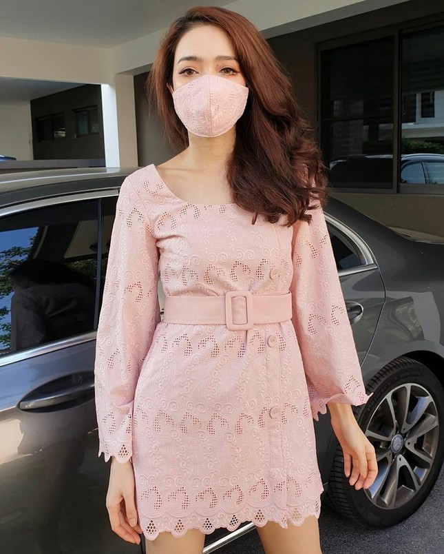 Thật không ngờ có ngày những chiếc khẩu trang cũng trở thành xu hướng thời trang ảnh 3