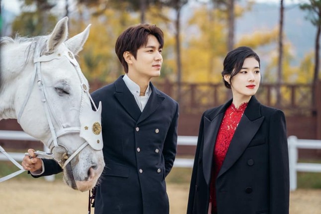 Sau xuất ngũ, Lee Min Ho trở lại đầy lợi hại với phim “Quân vương bất diệt” ảnh 6