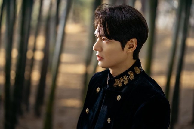 Sau xuất ngũ, Lee Min Ho trở lại đầy lợi hại với phim “Quân vương bất diệt” ảnh 3