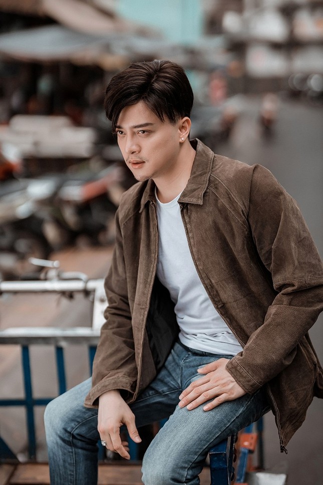 Sau thời gian “ở ẩn”, Cao Thái Sơn liệu có làm nên chuyện với “Khóc giữa trời mưa”? ảnh 1