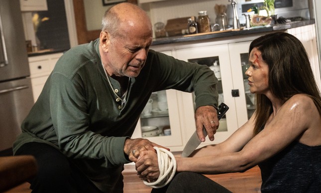 “Già gân” Bruce Willis tiếp tục làm người hùng bảo vệ gia đình trong “Đêm sống còn” ảnh 3