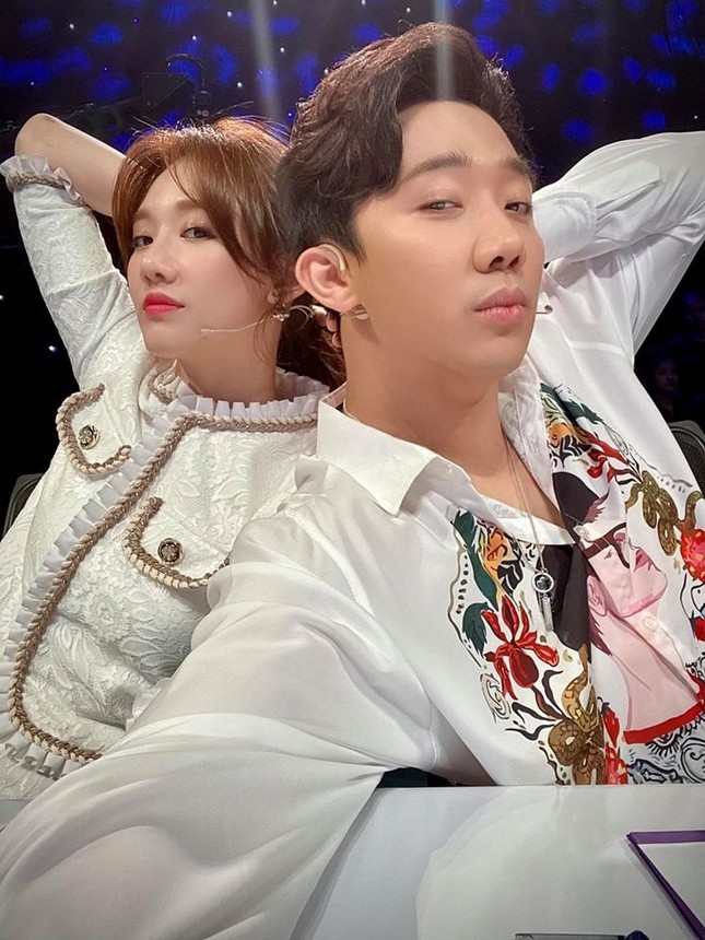 Nụ hôn đầu dài tới 2-3 tiếng đồng hồ, Hari Won lập kỷ lục trong showbiz Việt? ảnh 7