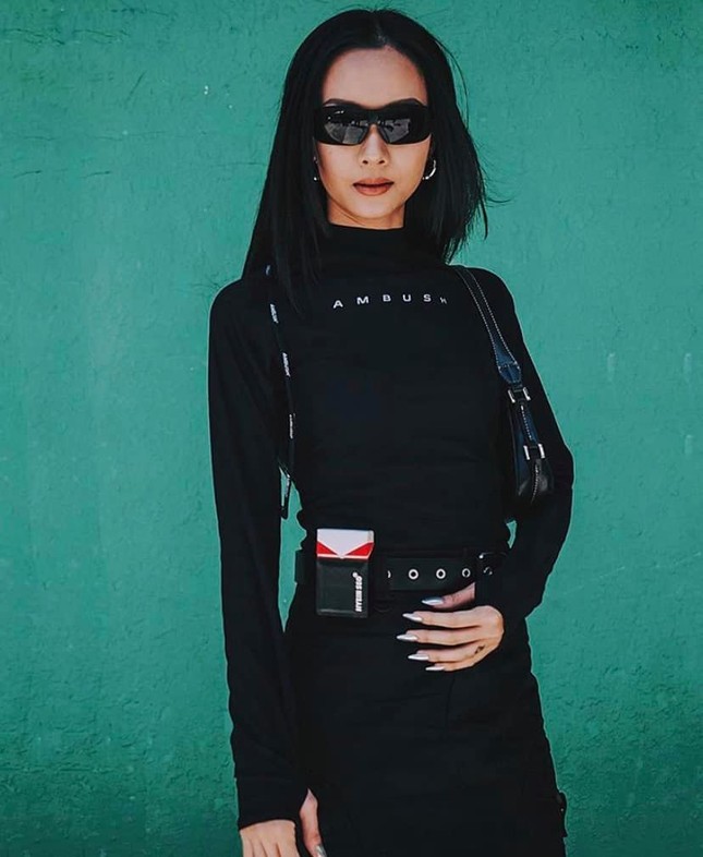 Cuối cùng thì Suboi đã chịu mặc đồ ôm sát khoe vẻ gợi cảm trong “Rap Việt” ảnh 6