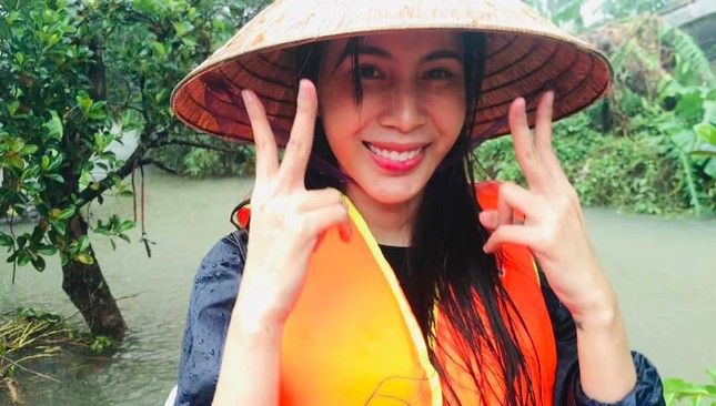 Đến lượt Thủy Tiên bị anti-fan tấn công, buồn rơi nước mắt trước nhiều lời chỉ trích ảnh 4