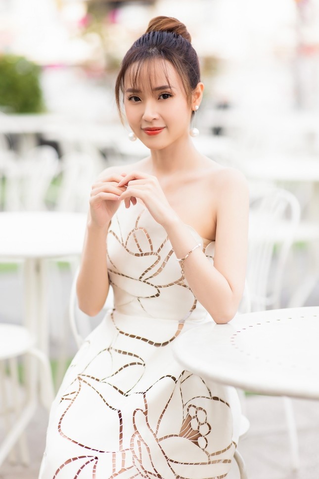 Bất ngờ với hành động của Midu trong ngày tình cũ Phan Thành cưới vợ ảnh 9