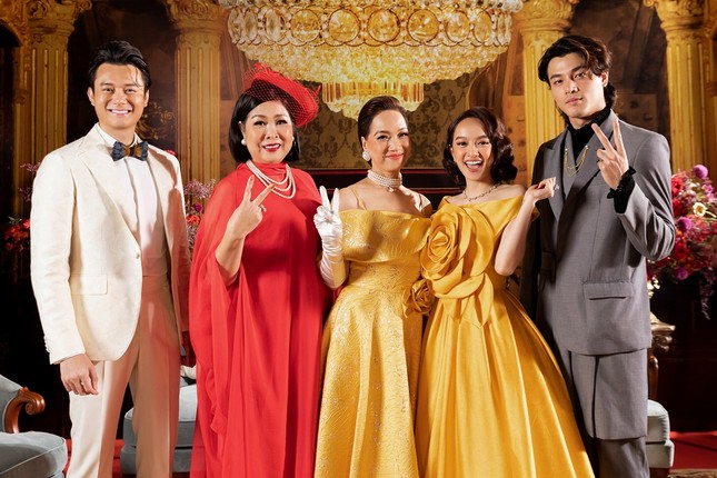 Ê kíp “Gái già lắm chiêu V” tiết lộ bí mật lớn về bộ phim cuối cùng của NSND Hoàng Dũng ảnh 2