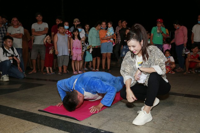 Rơi nước mắt với hoàn cảnh của người cha “Doremon” tần tảo sớm tối nuôi hai con nhỏ ảnh 8