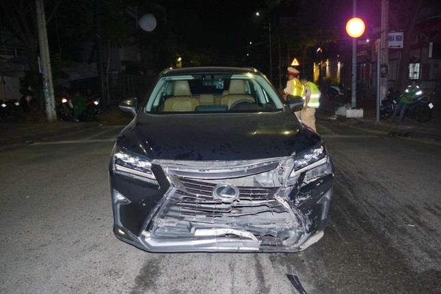 Tin mới vụ xe Lexus liên tục đâm vào ô tô 4 chỗ ở TP. Bà Rịa ảnh 1