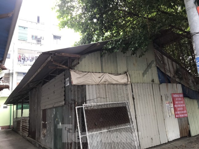 Loạt bãi xe ‘lậu’ ngang nhiên mọc ở giữa các khu dân cư ảnh 6