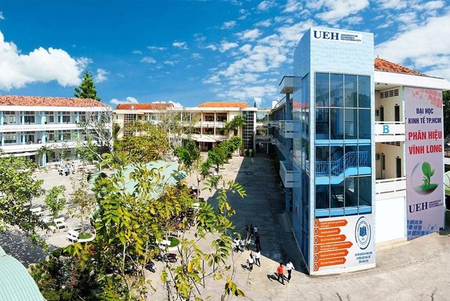 Có thể trúng tuyển vào trường ĐH Kinh tế TP. HCM chỉ với 17 điểm ảnh 2