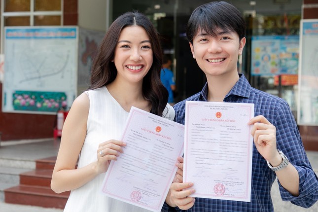 Á hậu Thúy Vân đăng ký kết hôn cùng bạn trai doanh nhân ảnh 3