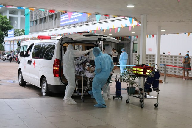 Bệnh viện Chợ Rẫy dồn toàn lực cứu chữa bệnh nhân phi công ảnh 3