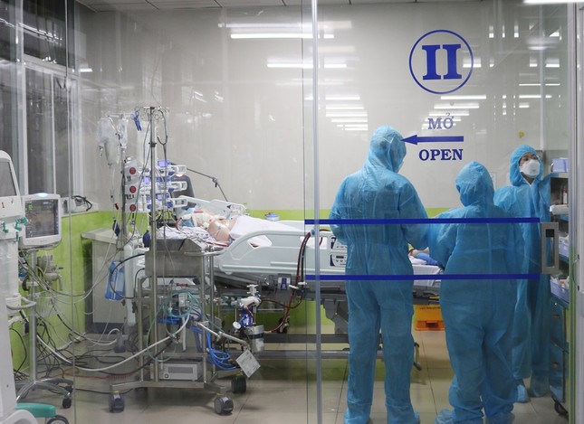 Bệnh viện Chợ Rẫy dồn toàn lực cứu chữa bệnh nhân phi công ảnh 4