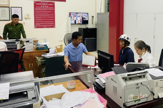 Ngăn chặn nhiều vụ giả danh công an gọi điện lừa tiền người lớn tuổi ảnh 2