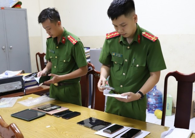 Triệt phá đường dây mua bán dữ liệu cá nhân, lừa chiếm đoạt 10 tỷ đồng ảnh 2