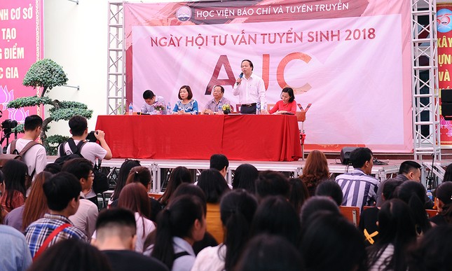 'Bật mí' bí kíp thi năng khiếu báo chí cho sĩ tử ảnh 2