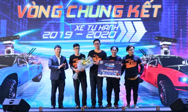 Tìm ra quán quân vô địch cuộc đua số xe tự hành chinh phục tình huống giao thông ảnh 4