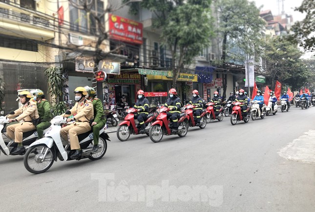 Tuổi trẻ Công an Thủ đô sẻ chia giọt máu tiếp sức Chủ nhật Đỏ 2021 ảnh 7